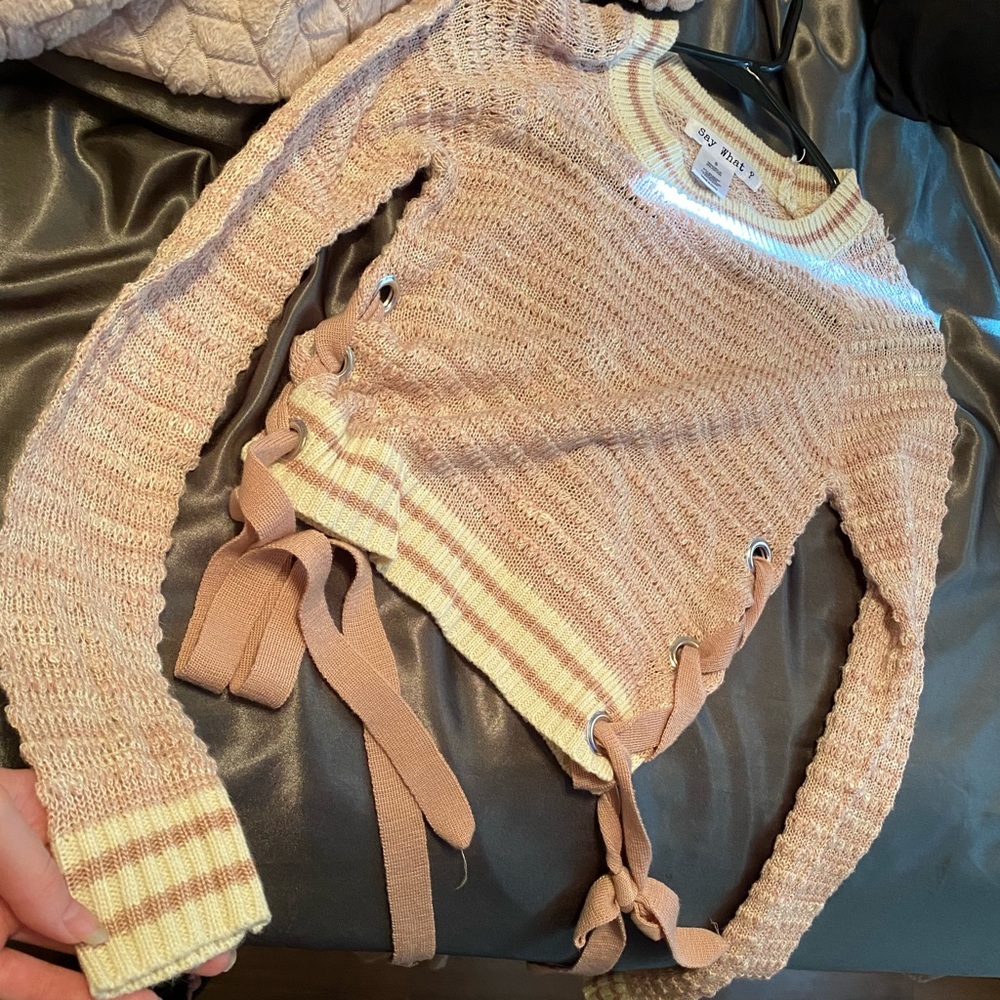 Knitted sweater with lots of cute features